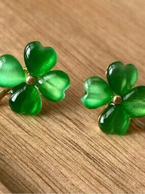 Modcloth Sweet Shamrock Earrings